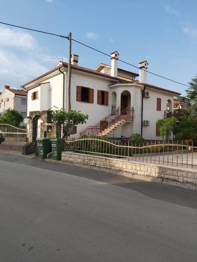 דירות איזולה Apartmaji V Izoli Babic, Simonov Zaliv מראה חיצוני תמונה