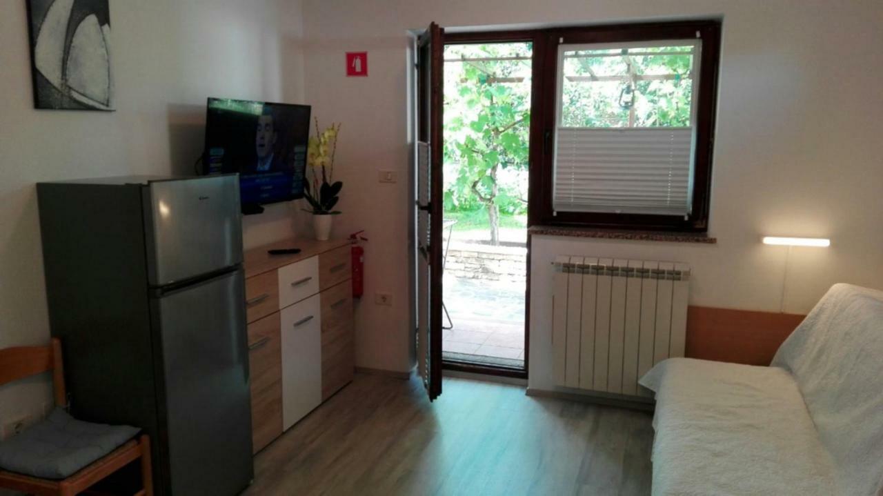 דירות איזולה Apartmaji V Izoli Babic, Simonov Zaliv מראה חיצוני תמונה